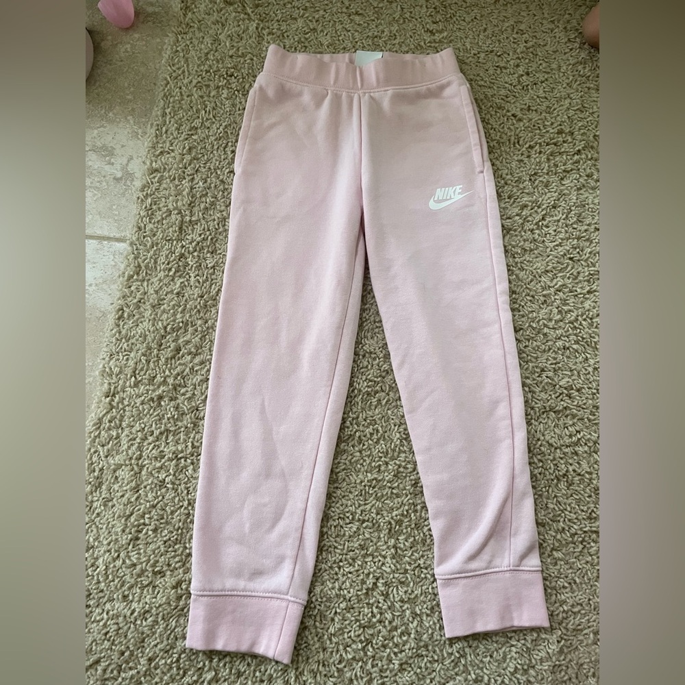 Nike Kids girls Pink joggers 5-6yrs
